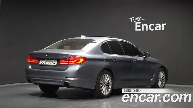 BMW 5 Series 2018 — Фото 2/20