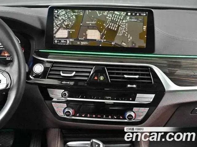 BMW 5 Series 2023 — Фото 12/20