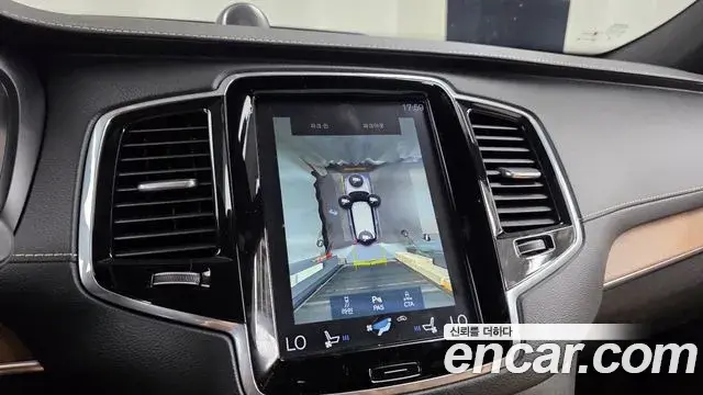 Volvo XC90 2018 — Фото 15/20