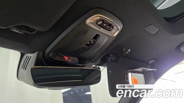 Volvo XC90 2018 — ფოტო 29/35