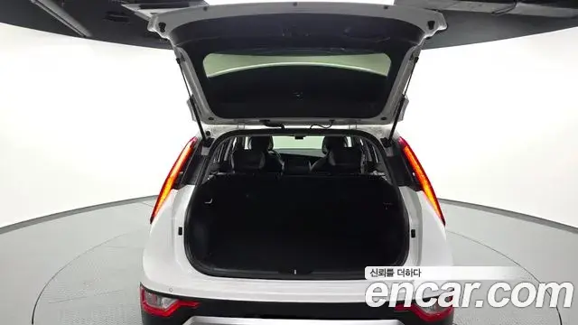 Kia Niro 2022 — Photo 11/31