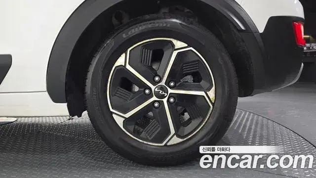 Kia Niro 2022 — Photo 28/31