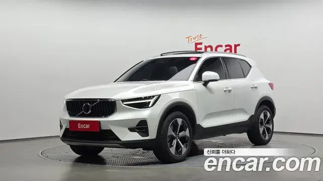 Volvo XC40 2024 — Şəkil 9/20