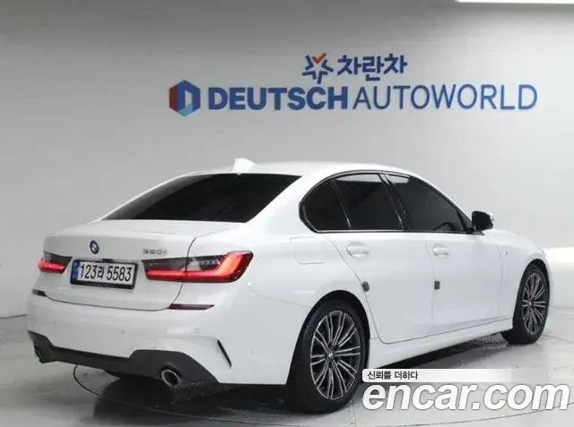BMW 3 Series 2022 — Photo 15/20