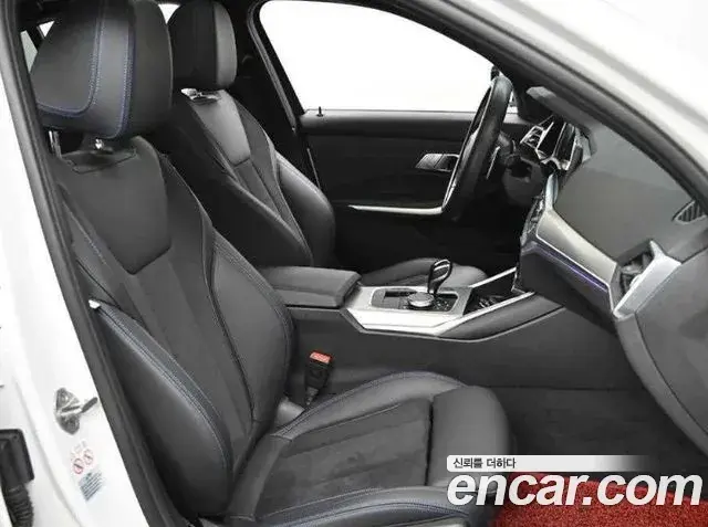 BMW 3 Series 2022 — Photo 13/20