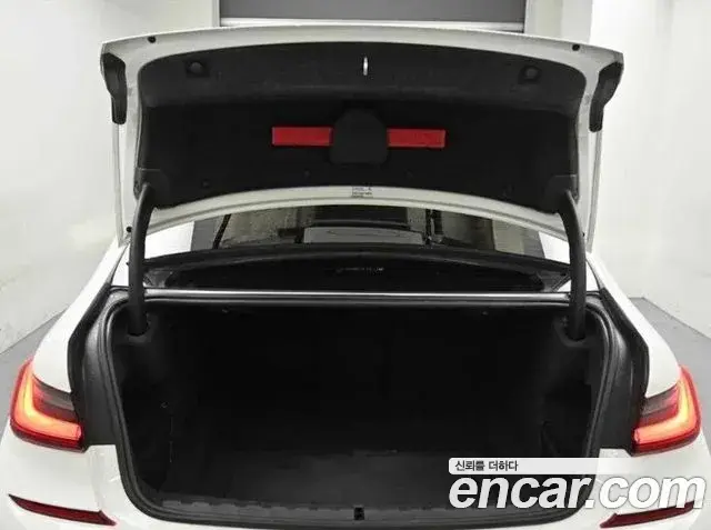 BMW 3 Series 2022 — Photo 14/20