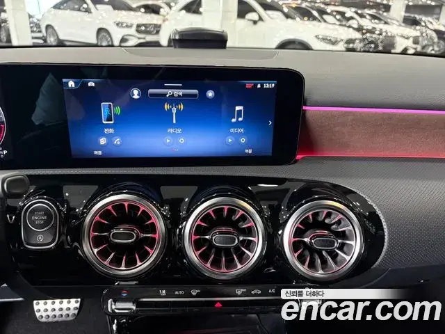 Mercedes-Benz A-Class 2026 — Photo 8/16
