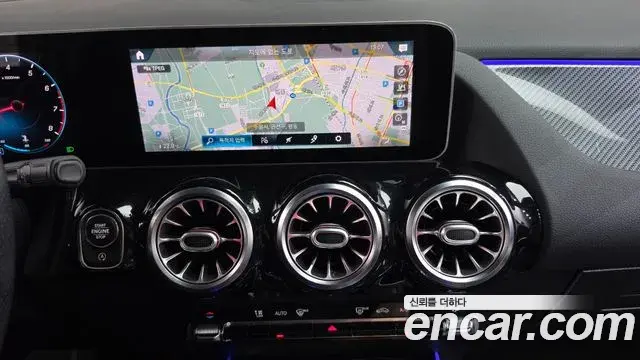 Mercedes-Benz GLA-Class 2020 — Фото 14/20