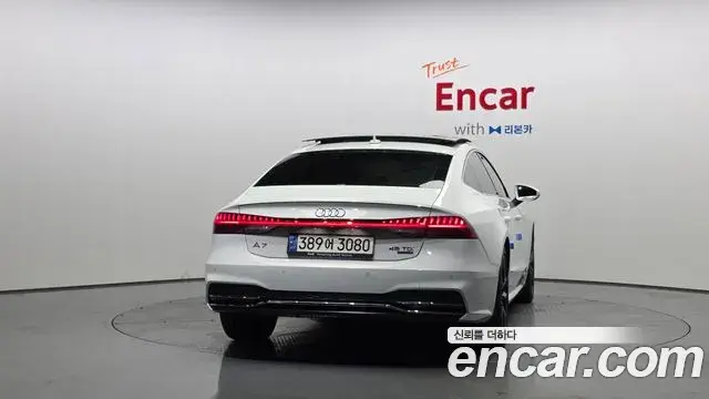 Audi A7 2022 — Фото 4/20