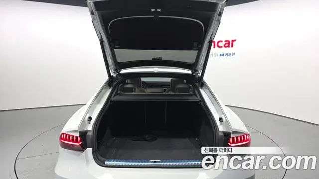 Audi A7 2022 — Şəkil 32/32
