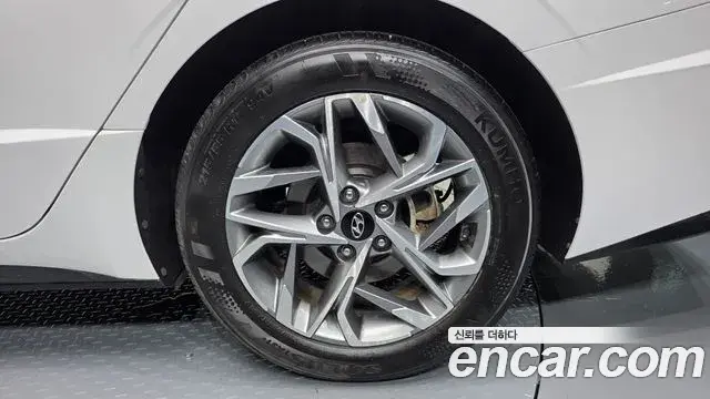 Hyundai Sonata Hybrid 2022 — Photo 25/31