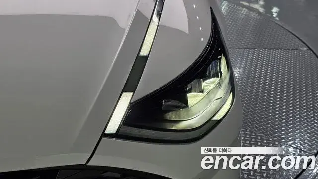 Hyundai Sonata Hybrid 2022 — Photo 23/31