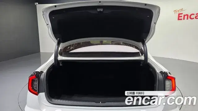 Hyundai Sonata Hybrid 2022 — Photo 6/31