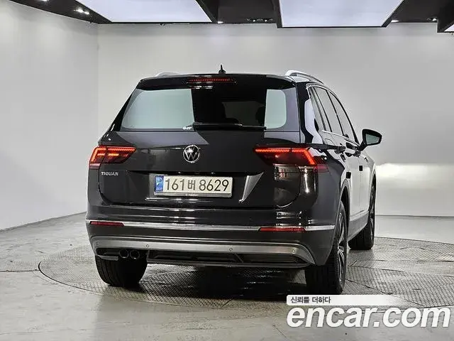 Volkswagen Tiguan 2020 — Şəkil 8/20