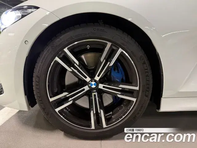 BMW 3 Series 2025 — ფოტო 1/14