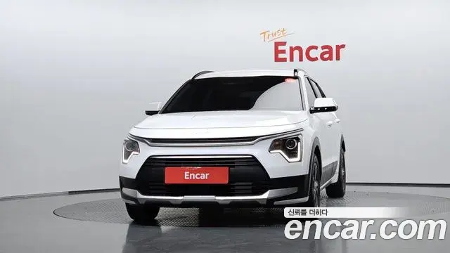 Kia Niro 2025 — Фото 2/20