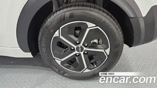 Kia Niro 2025 — ფოტო 6/35