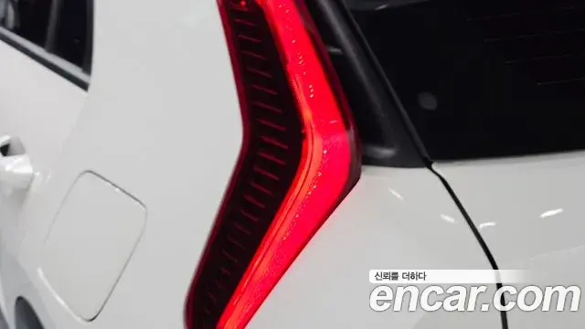 Kia Niro 2025 — ფოტო 22/35
