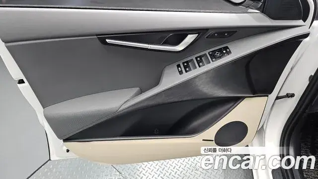 Kia Niro 2025 — ფოტო 30/35