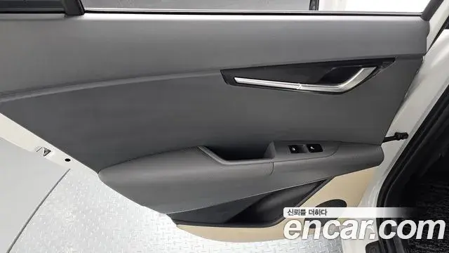 Kia Niro 2025 — ფოტო 18/35
