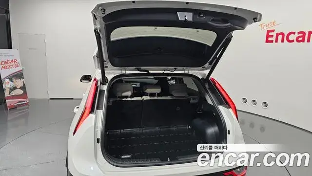 Kia Niro 2025 — ფოტო 32/35
