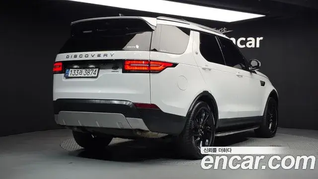 Land Rover Discovery 5 2018 — Photo 34/34