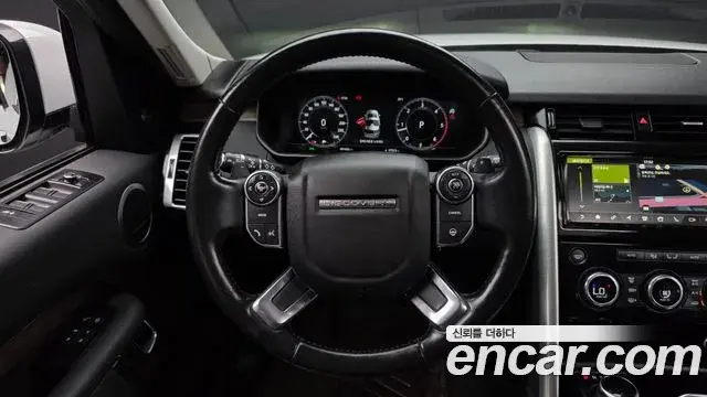 Land Rover Discovery 5 2018 — Photo 15/34