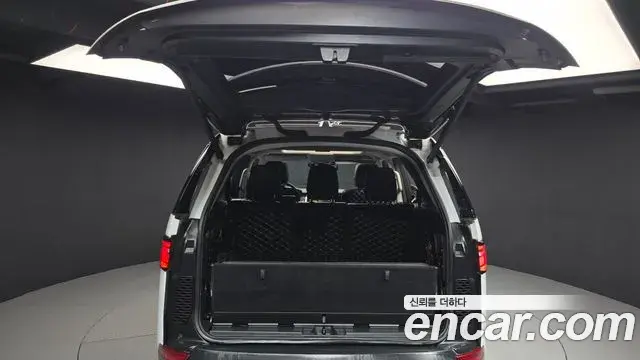 Land Rover Discovery 5 2018 — Photo 3/34