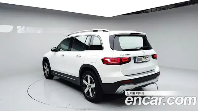 Mercedes-Benz GLB-Class 2020 — Фото 5/20