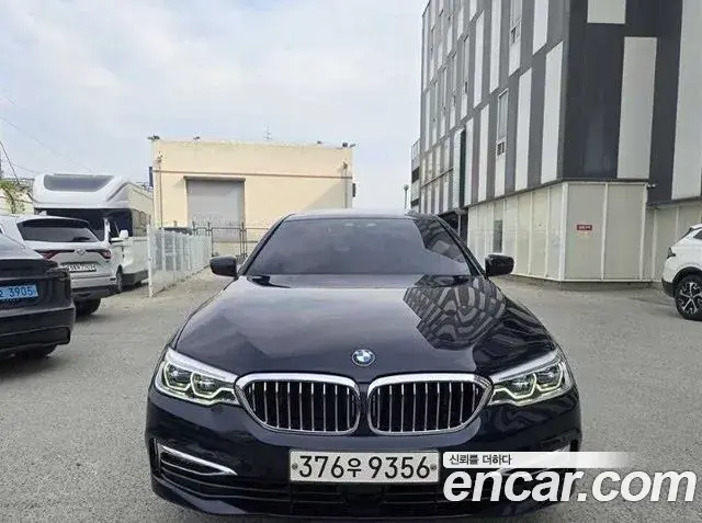 BMW 5 Series 2019 — Şəkil 2/19