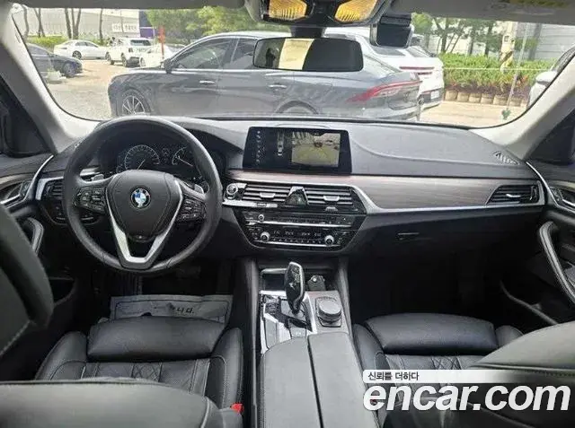 BMW 5 Series 2019 — Şəkil 16/19