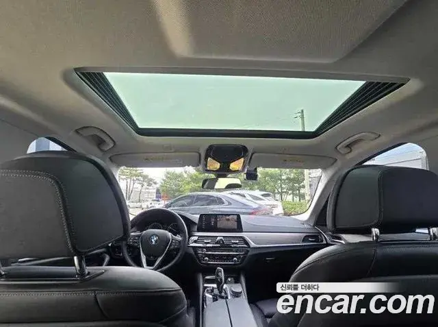 BMW 5 Series 2019 — Şəkil 18/19