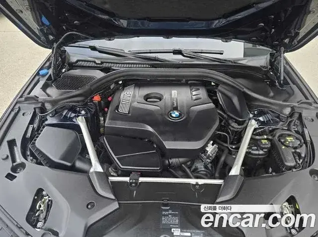 BMW 5 Series 2019 — Şəkil 17/19