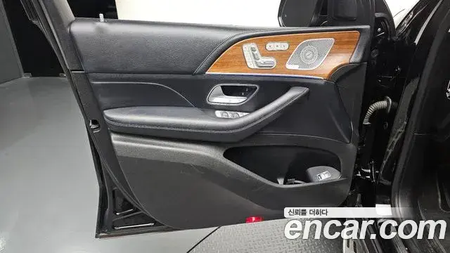 Mercedes-Benz GLE-Class 2019 — ფოტო 33/34