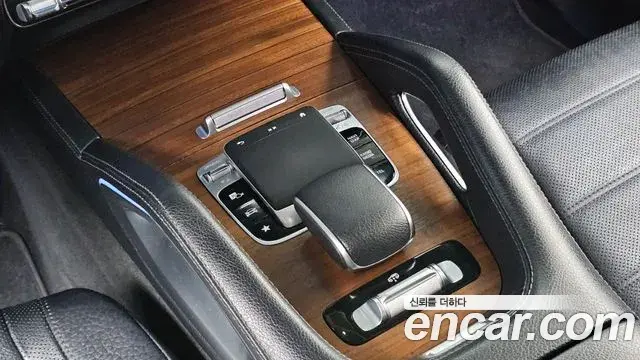 Mercedes-Benz GLE-Class 2019 — ფოტო 26/34