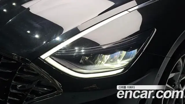 Hyundai Sonata Hybrid 2022 — Şəkil 18/33
