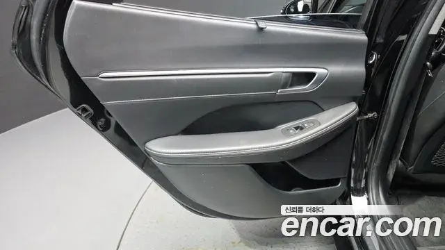 Hyundai Sonata Hybrid 2022 — Şəkil 13/33