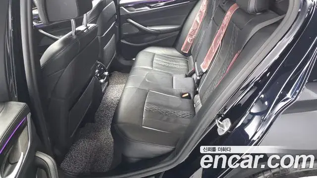 BMW 5 Series 2020 — ფოტო 26/36