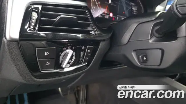 BMW 5 Series 2020 — ფოტო 36/36