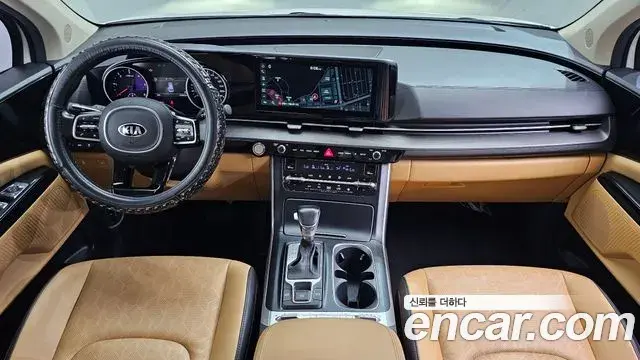 Kia Carnival 2021 — Photo 7/20