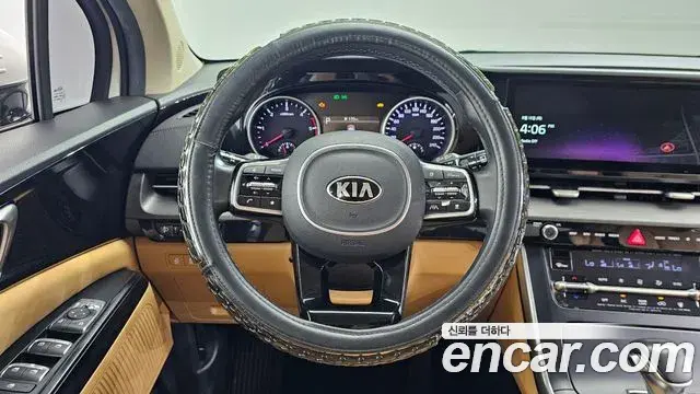 Kia Carnival 2021 — Photo 14/20