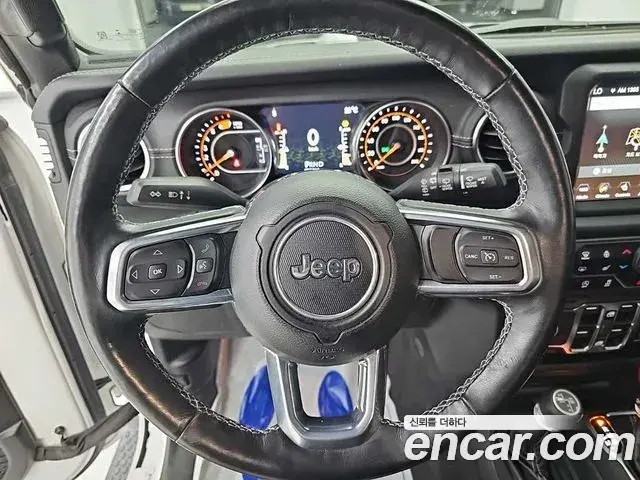 Jeep Wrangler 2021 — Фото 8/19
