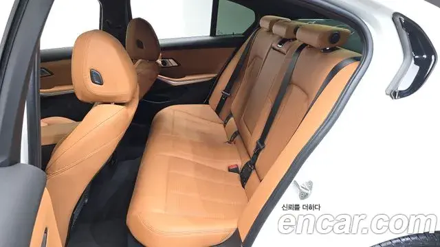 BMW 3 Series 2023 — Фото 11/20
