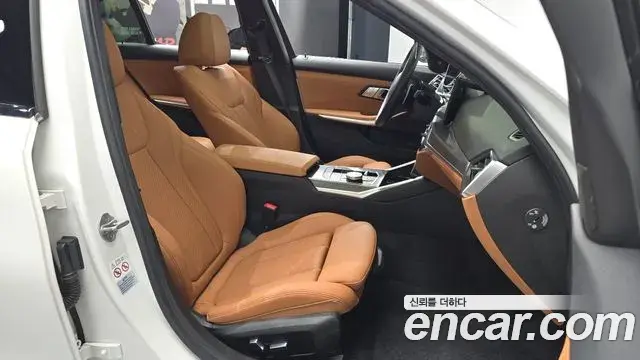 BMW 3 Series 2023 — Şəkil 12/32