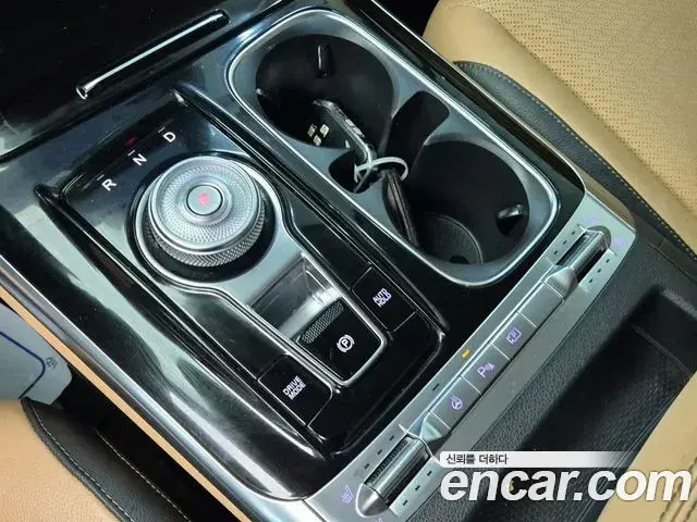 Kia Carnival 2022 — Фото 8/19