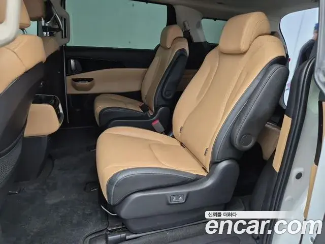Kia Carnival 2022 — Фото 12/19