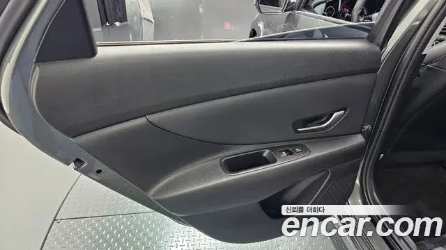 Hyundai The New Avante Hybrid 2022 — Şəkil 8/30