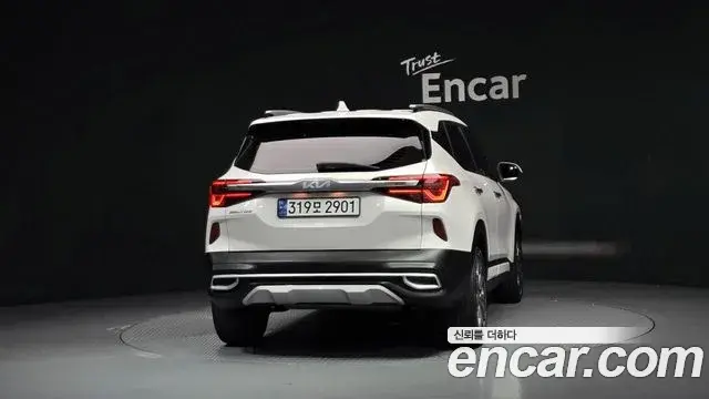 Kia Seltos 2022 — ფოტო 6/20