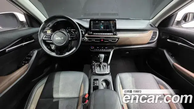 Kia Seltos 2022 — ფოტო 10/20
