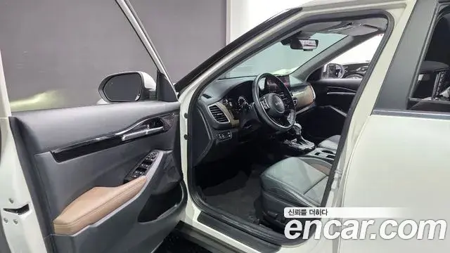 Kia Seltos 2022 — ფოტო 19/20